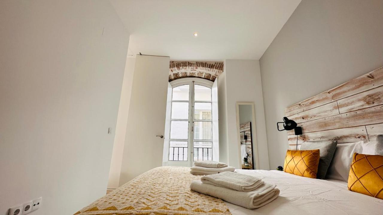 Apartamentos Gadir Centro Cadiz Exterior photo